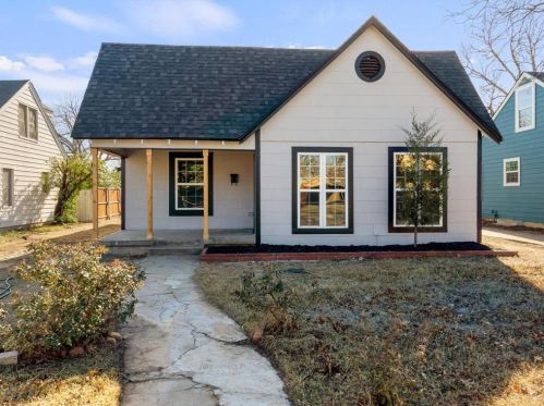 2736 Marigold Ave, Fort Worth TX  76111-2622 exterior