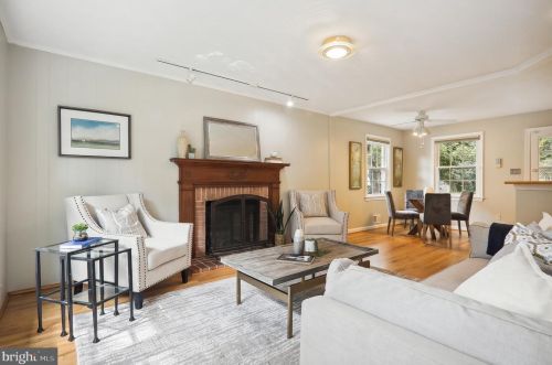 1221 Pinecrest Cir, Silver Spring MD 20910-1626 exterior