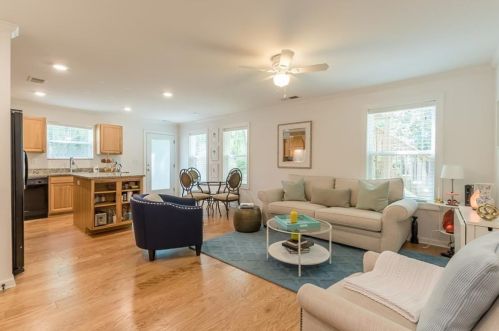 1648 Beacon Hill Blvd, Atlanta GA  30329-2556 exterior