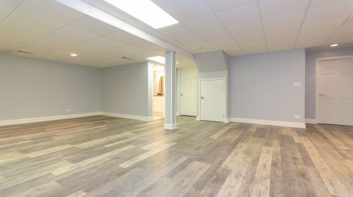 480 81 St, Willowbrook IL  60527-5985 exterior