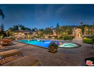 4849 Encino Ave, Van Nuys CA  91316-3815 exterior