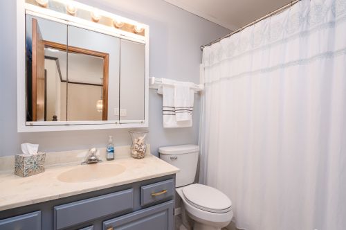 850 Vaughn Ct, Sycamore IL  60178-2000 exterior