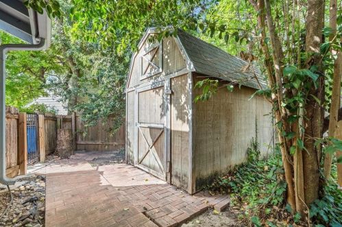 7204 Bucknell Dr, Austin TX  78723-1630 exterior