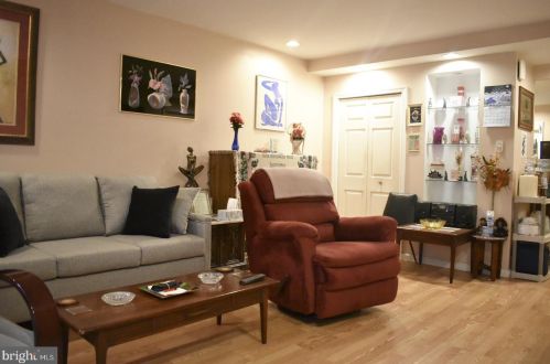 6024 10th St, Philadelphia PA 19147-1917 exterior