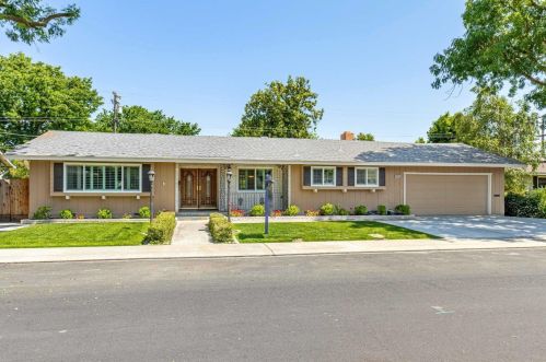 1109 Lexington Dr, Modesto, CA 95350-1215