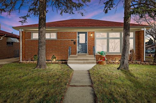4501 Grace St, Schiller Park, IL 60176-1602
