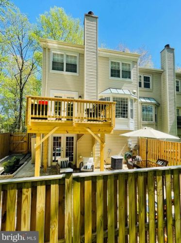 6100 Heron Pond Ct, Springfield VA  22015-3738 exterior