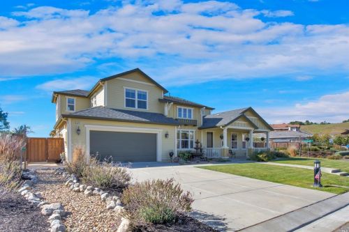 419 Peacock Way, Vacaville, CA 95688-8780