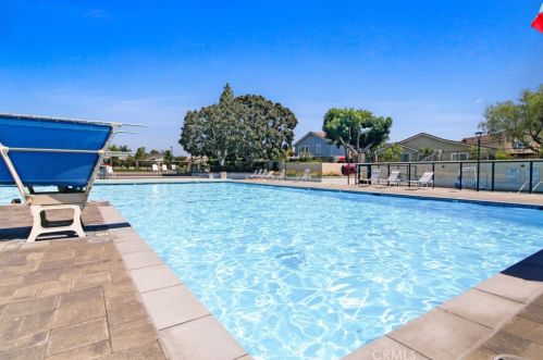25 Brookfield, Irvine CA  92604-3242 exterior