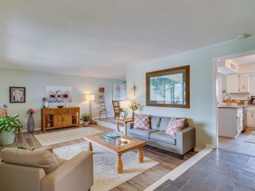 712 Hillcrest Ave, La Crescent, MN 55947-1145