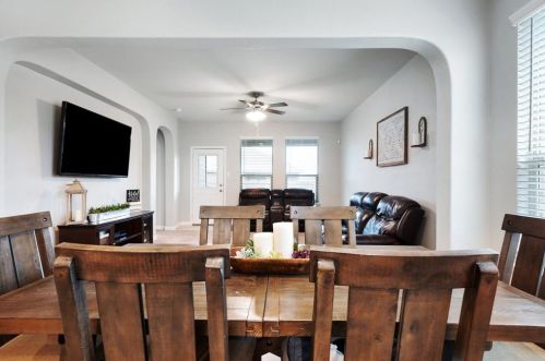 9137 Stone Mill Ln, Fort Worth TX  76179-8119 exterior