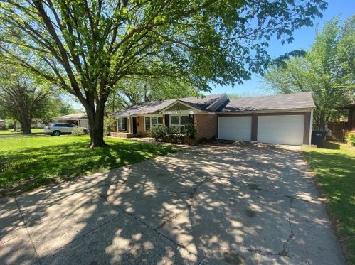 2428 Maryel Dr, Fort Worth TX  76112-4924 exterior