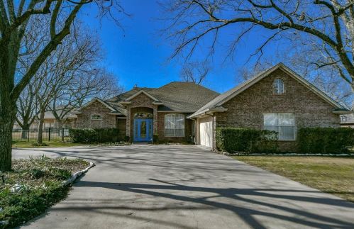9412 Monticello Dr, Granbury TX  76049-4506 exterior