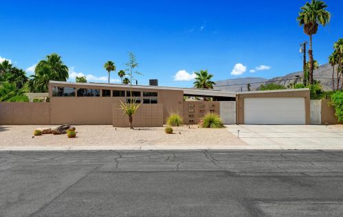 421 Desert Holly Cir, Palm Springs, CA 92262-2218