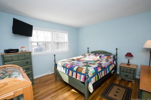 26 Sunrise Cir, Wallingford CT  06492-3225 exterior