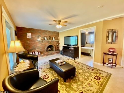 5 Stephen St, Dover NJ  07801-2224 exterior