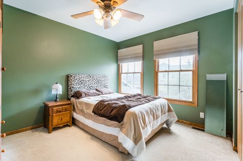 124 Mclaren Dr, Sycamore IL  60178-2255 exterior