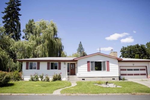 1608 4th St, Amber, WA 99004-1917