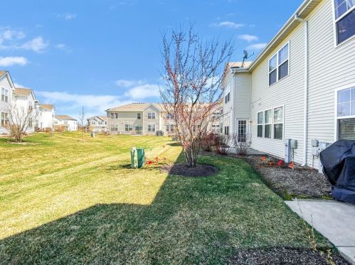 1295 Newport Cir, Pingree Grove IL  60140-2070 exterior