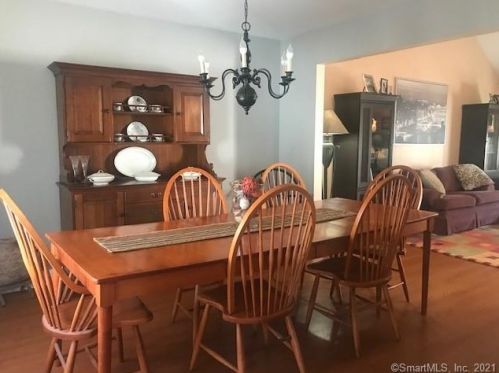 115 Edgewood Rd, Niantic CT  06357-1615 exterior