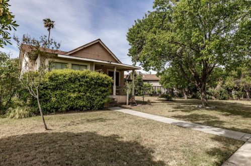 309 K St, Los Banos, CA 93635-4135