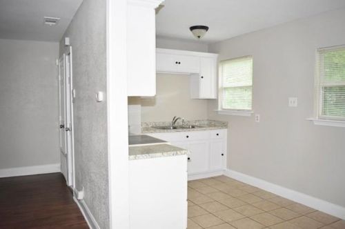 6209 Vel Dr, Fort Worth TX  76112-8033 exterior