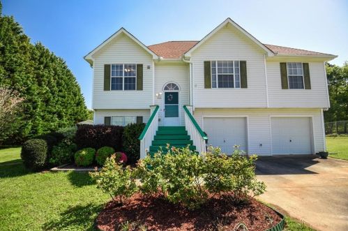 1462 Berry Way, Auburn, GA 30011-3271