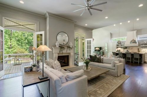 2799 Mabry Rd, Atlanta GA  30319-2828 exterior