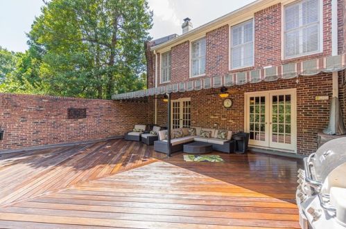 2101 Bohler Rd, Atlanta GA  30318-1515 exterior