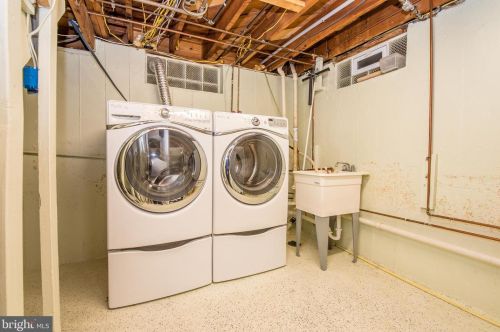 2614 Urbana Dr, Silver Spring MD 20906-5032 exterior