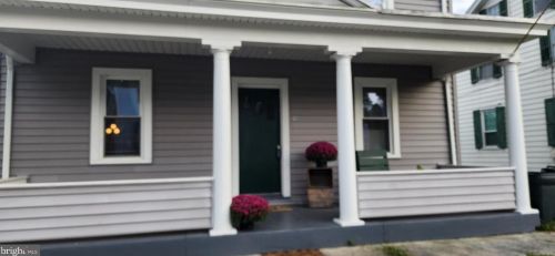 48 Mill St, Duncannon, PA 17020-7118