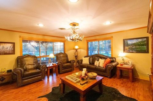 15302 Ben Wiggins Rd, Conroe TX  77303-4805 exterior