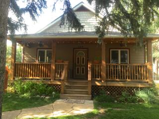 218 Montezuma Ave, Cortez, CO 81321-2748
