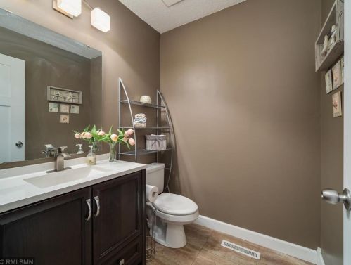 3274 Camelot Dr, Saint Paul MN  55125-2754 exterior