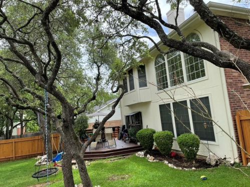 6832 Auckland Dr, Austin TX  78749-4163 exterior