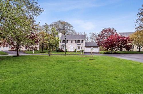 6 Marsh Pond Ln, Upper Stepney, CT 06468-1287