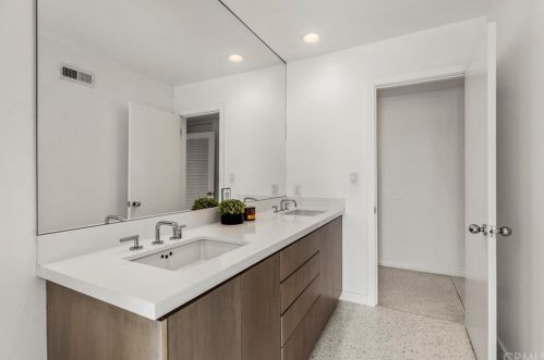 13912 Holt Ave, Santa Ana CA 92705-2664 exterior