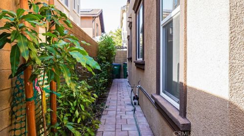 144 Compass, Irvine CA  92618-1155 exterior