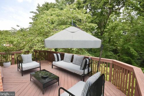 7712 Jewelweed Ct, Springfield, VA 22152-3143