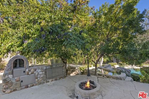 4601 Balboa Ave, Van Nuys CA  91316-4106 exterior