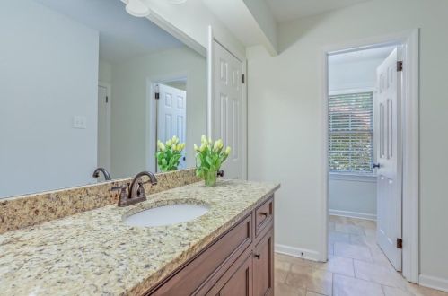 4670 Huntley Dr, Atlanta GA  30342-2728 exterior