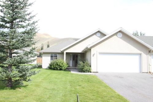 109 9th St, Broadford, ID 83313-5208