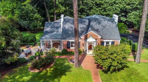2 Emma Ln, Atlanta GA  30342-3836 exterior