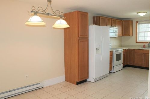 2 Stirling Ct, Middletown, CT 06457-1630