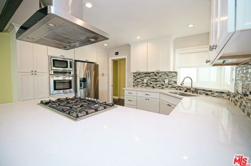 1526 Harle Pl, Anaheim CA  92802-2510 exterior