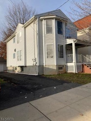 81 Ridge Ave, Town Center, NJ 07052-5739