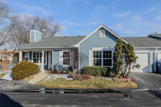 1804 Appaloosa Dr, Naperville, IL 60565-1786