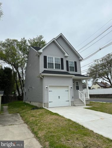300 Saunders Ave, Gloucester, NJ 08031-2216