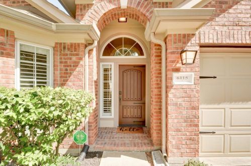 6115 Oxford Lake Dr, Richmond TX  77471-4658 exterior