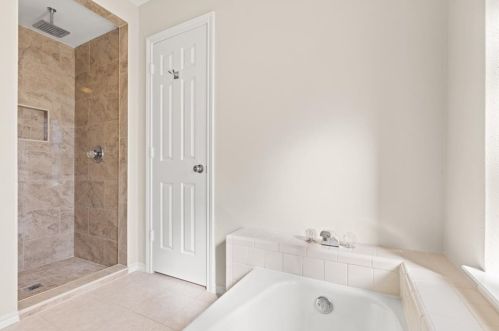 7000 Tumbling Trail Ct, Fort Worth TX  76116 exterior